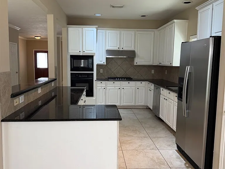 14009 Hollow Canyon Ln — Photo 7