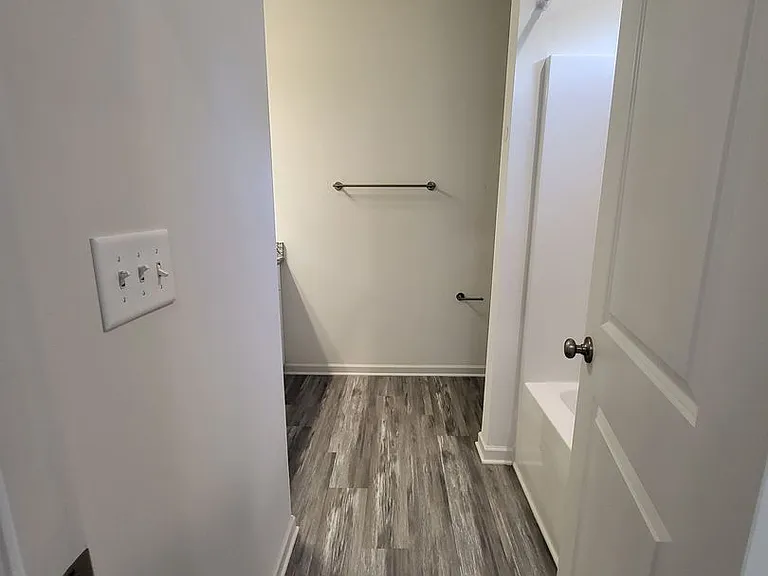 11810 Titan Ave — Photo 9
