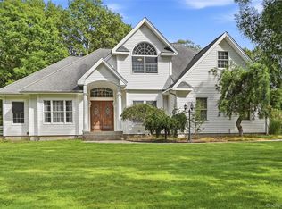 57 E Margin Rd, Ridge, NY 11961