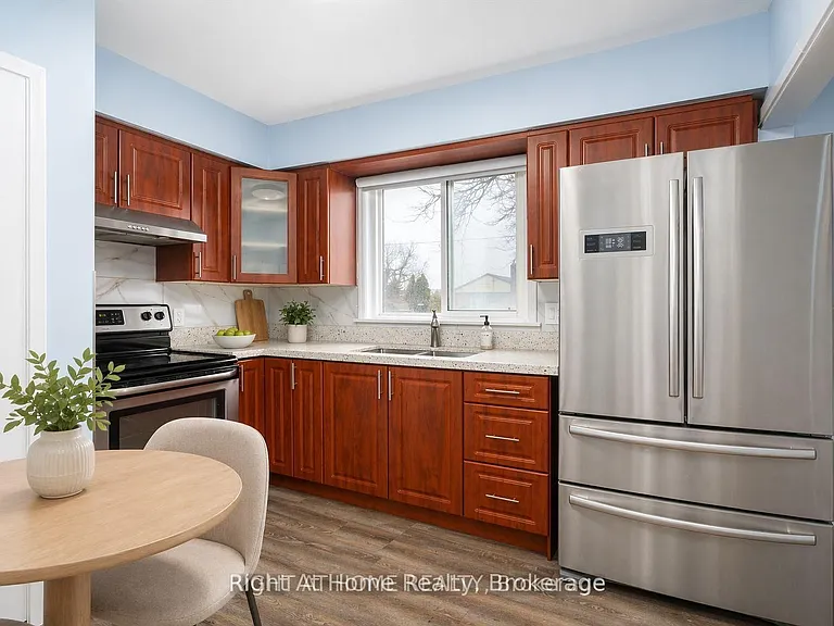 322 Jasper Ave — Photo 7