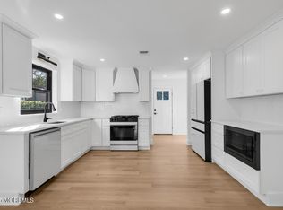 516 River Rd, Fair Haven, NJ 07704