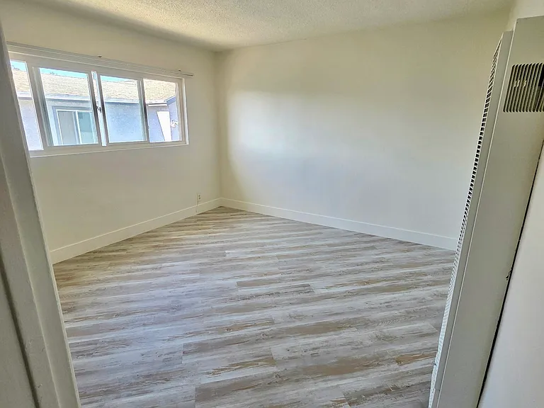 734 N Inglewood Ave — Photo 6