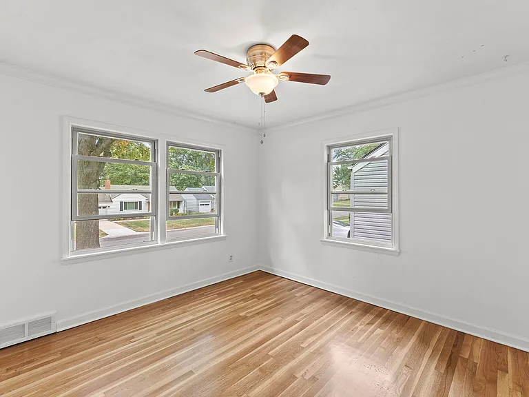 5706 Beverly Ave — Photo 9