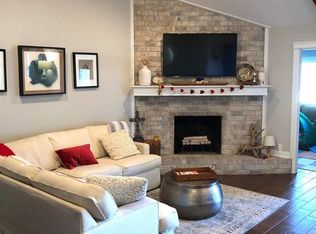 115 Machemehl Dr, Bellville, TX 77418