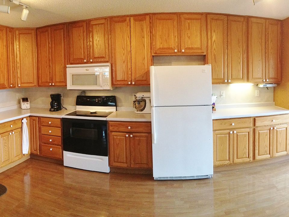 Open Kitchen Lots Of Storage