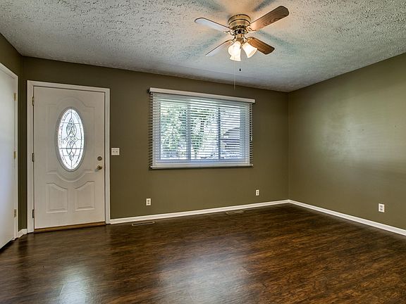 3rd image of 14817 Josephine St