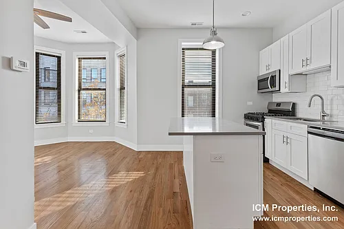 340 W Dickens Ave #2 Photo 1