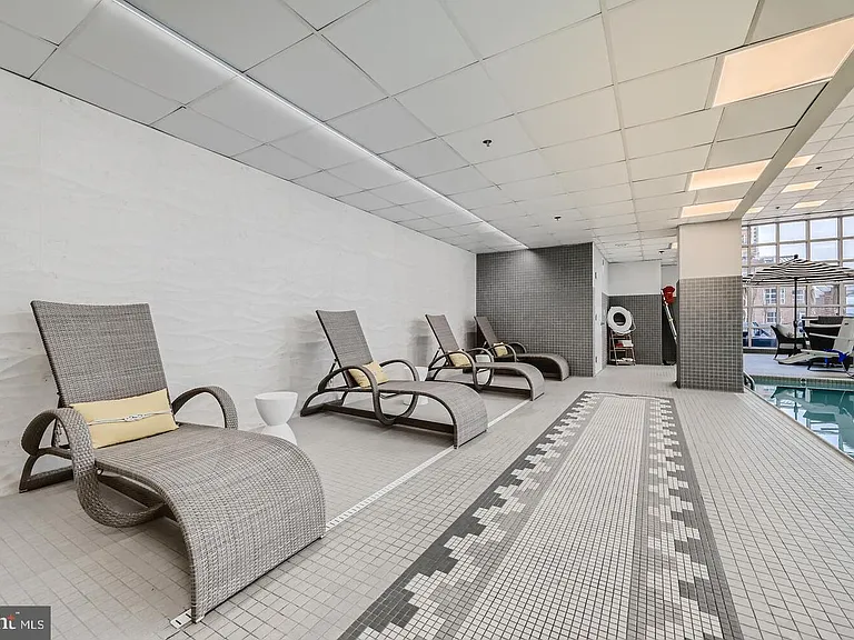 250 President St #404 — Photo 23