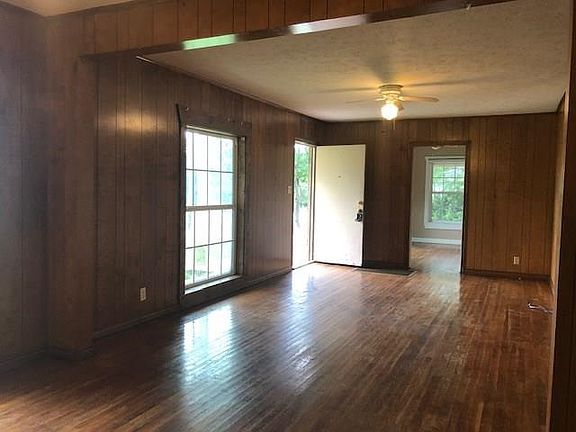2nd image of 308 S Fannin St