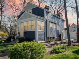 2862 Cumberland Rd, Berkley, MI 48072