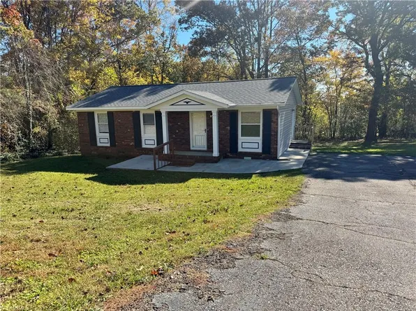 149 Southridge Run Ln, Hays, NC 28659