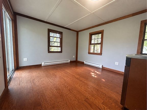 3rd image of 34 Church St