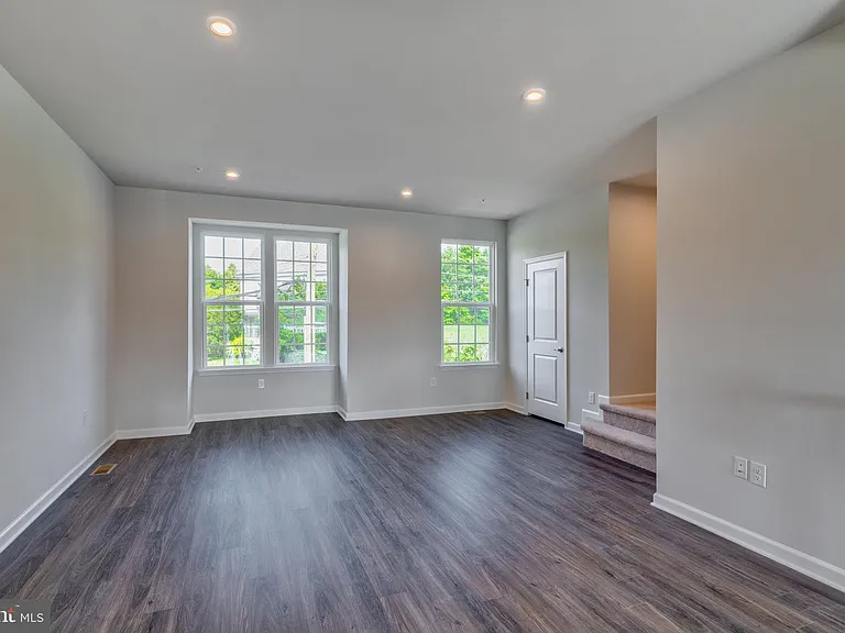 124 Bishop Way — Photo 5