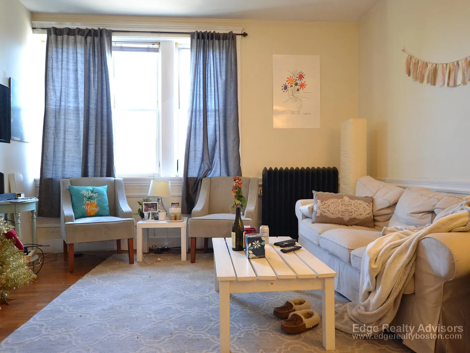 4 bed, 1200 sqft, $6,100 — Photo 2