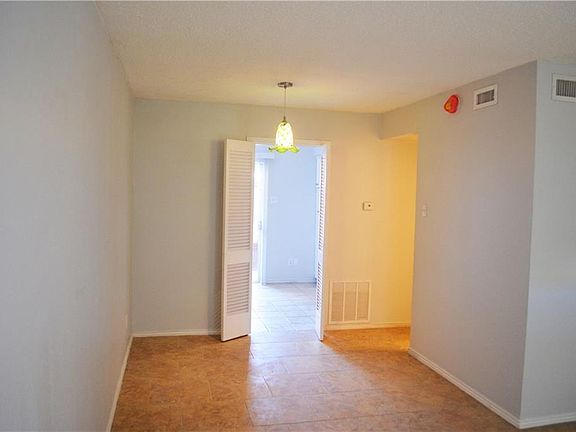 4th image of 9829 Valley Meadow Ct #9829
