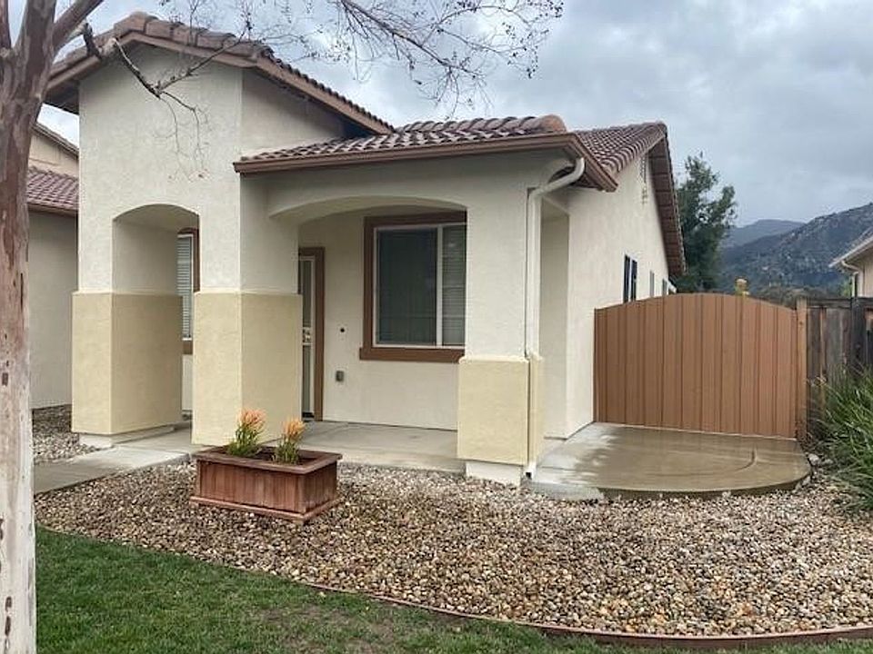 1st image of 15047 Amorose St