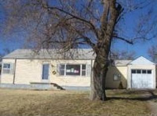 1909 Parkway Dr, Dodge City, KS 67801