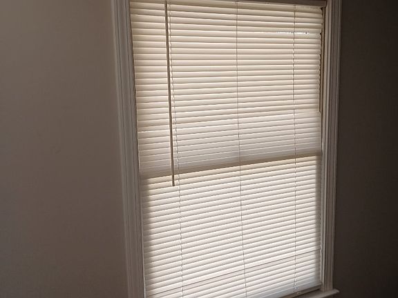 4th image of 12 Windward Way