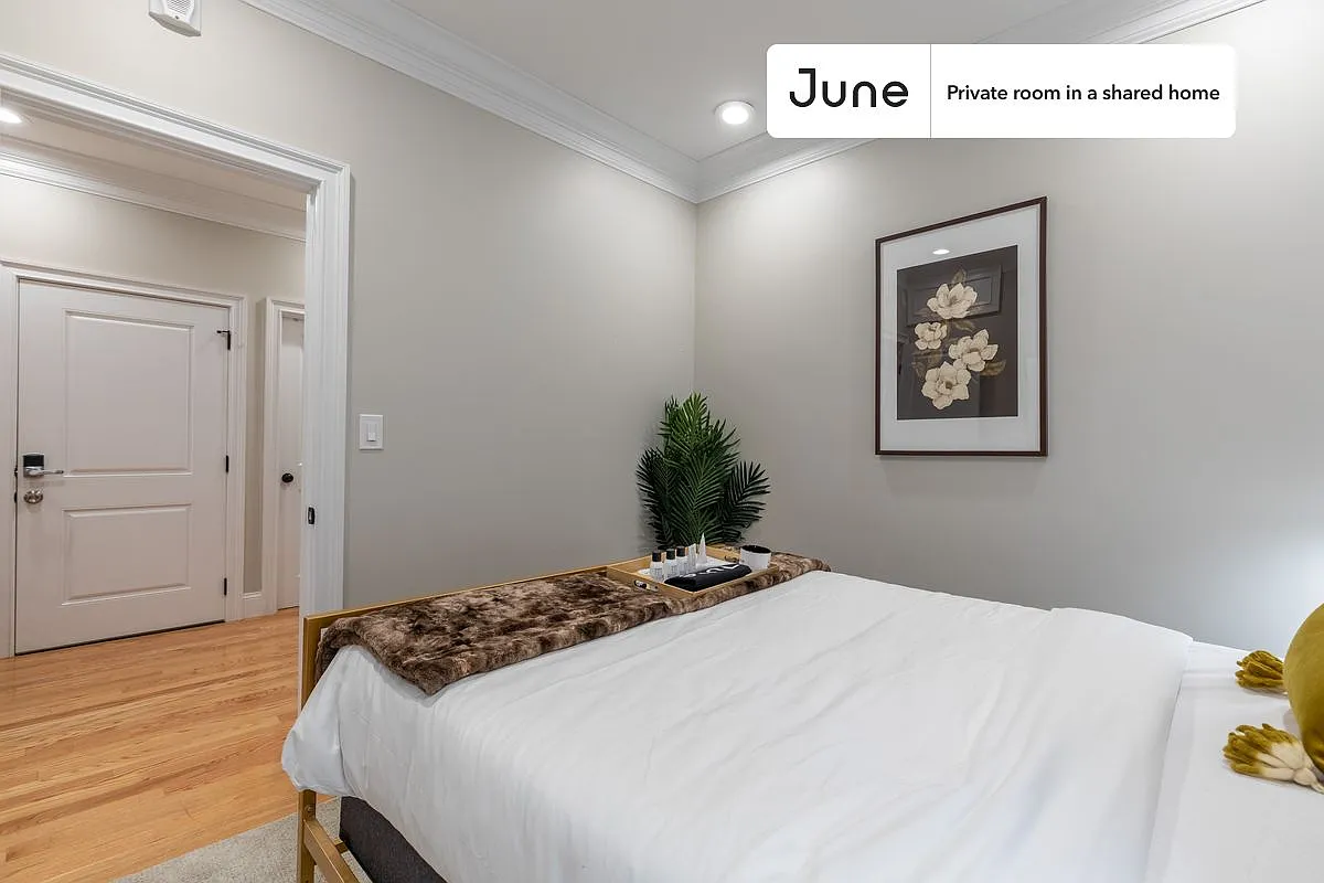 Full bedroom in 3 bed/1 bath home in North End #276 A — Photo 2