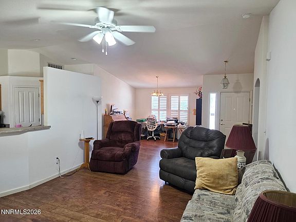 5th image of 652 Jennys Ln