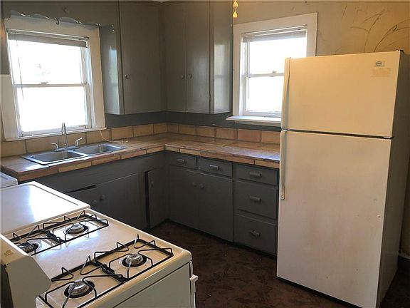 5th image of 602 En 15th St