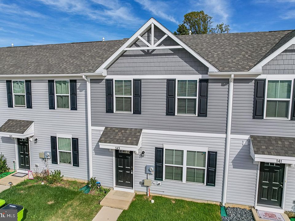 1st image of 143 Wye Oak Dr