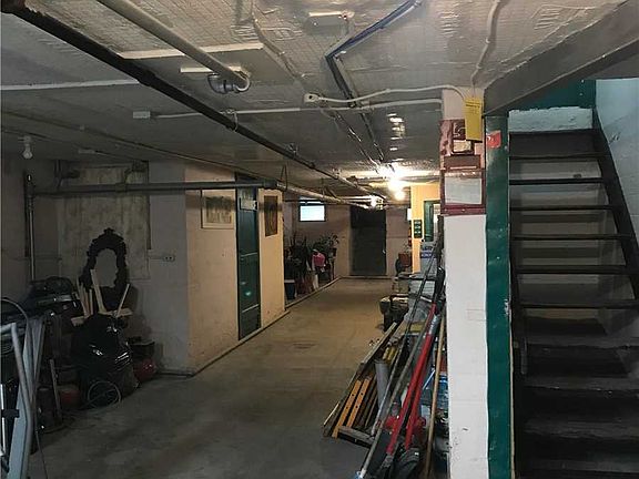 2nd image of 4132 52nd St