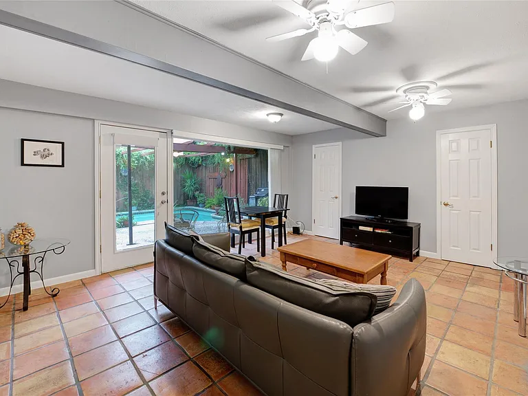 4010 Mandell St — Photo 8