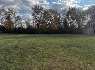 Condor Dr, Decatur, IL 62526