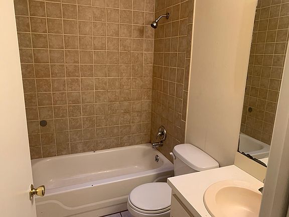 2nd image of 1228 Jones St