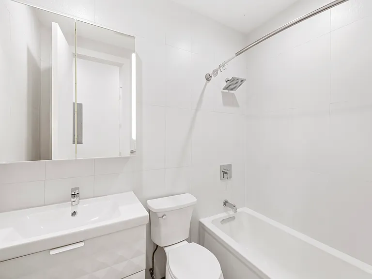 151 16th St #2 — Photo 7