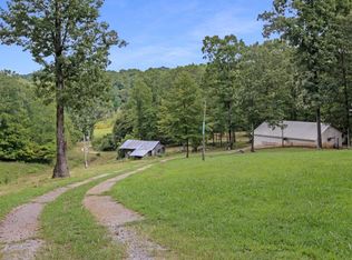 258 N Cross Creek Rd, Tennessee Ridge, TN 37178