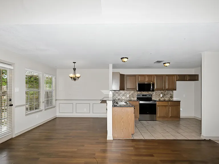 3905 Vista Mar Dr — Photo 7