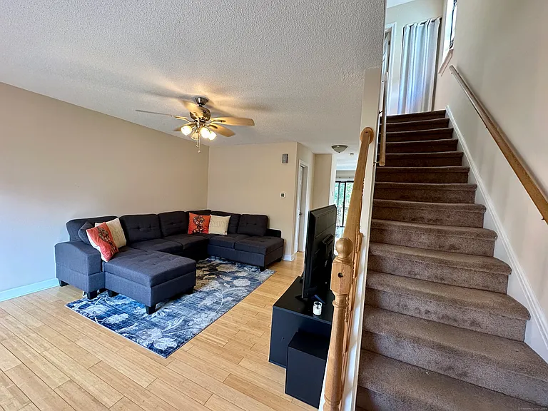 15 Crest St #B-13 — Photo 5