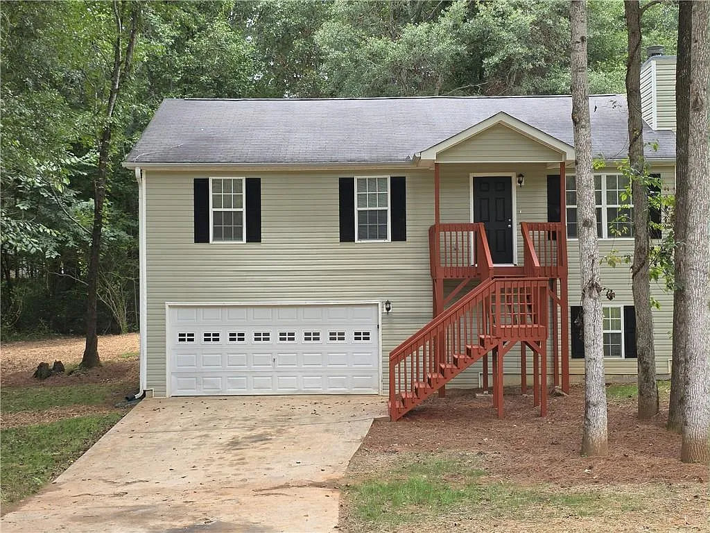4 bed, 3.0 bath, 1736 sqft, $1,790 — Photo 1