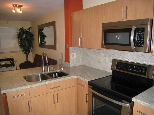 2575 SW 27th Ave APT 503, Miami, FL 33133