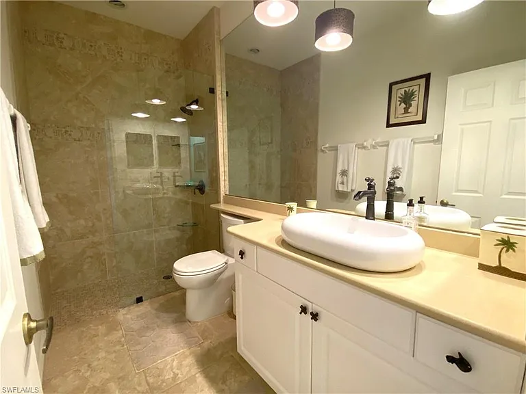 1570 Winding Oaks Way #201 — Photo 28