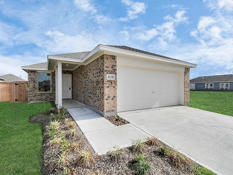 1615 Windrose Bnd — Photo 2