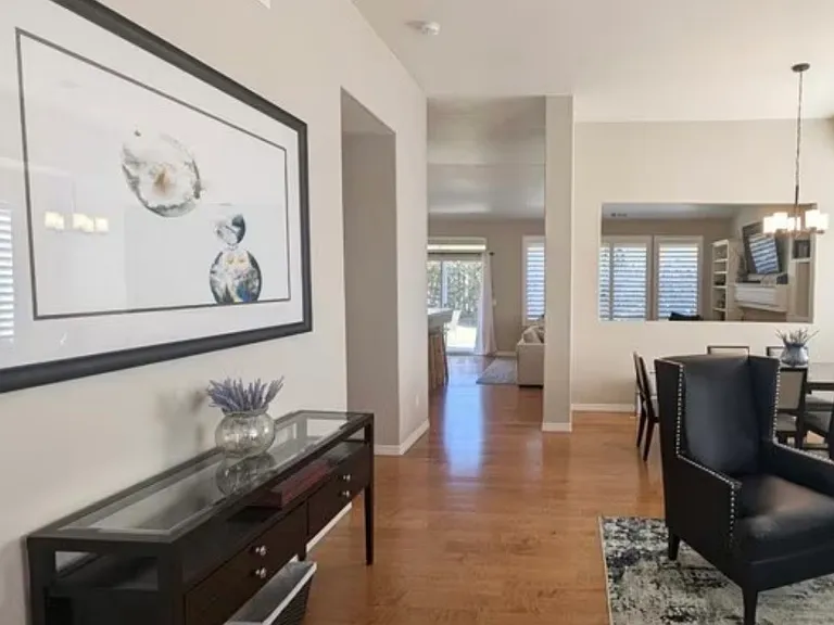 708 Asilo St — Photo 3