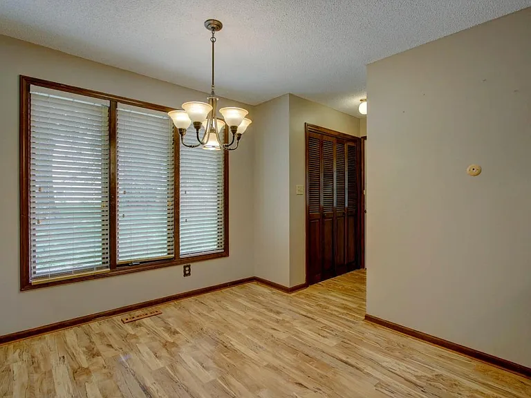11805 Rosehill Rd — Photo 11