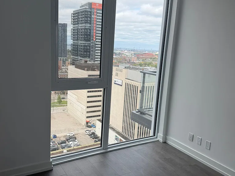 75 James St S #1703 — Photo 6