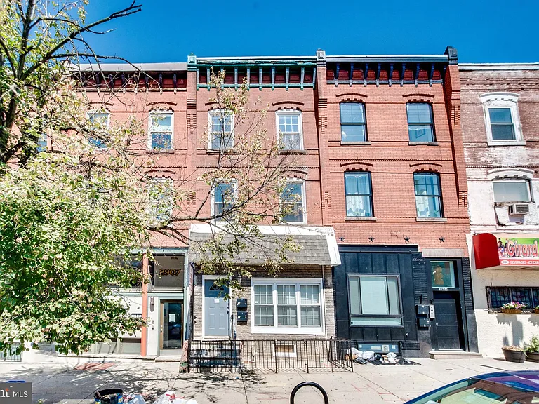 2905 W Girard Ave #2 — Photo 2