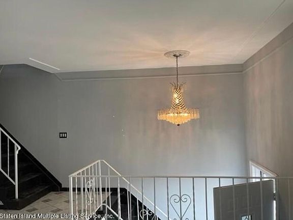 4th image of 15 Furness Pl #3