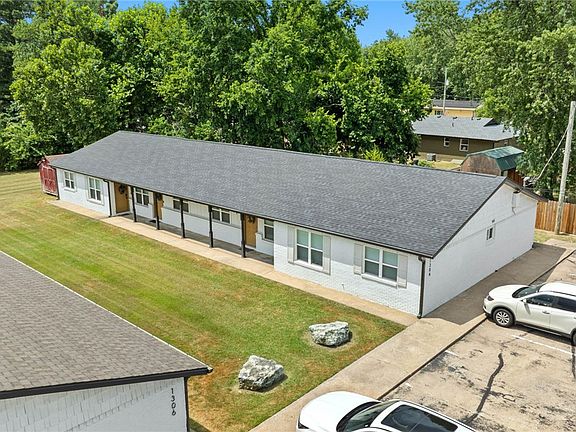 2nd image of 1304 SE C St