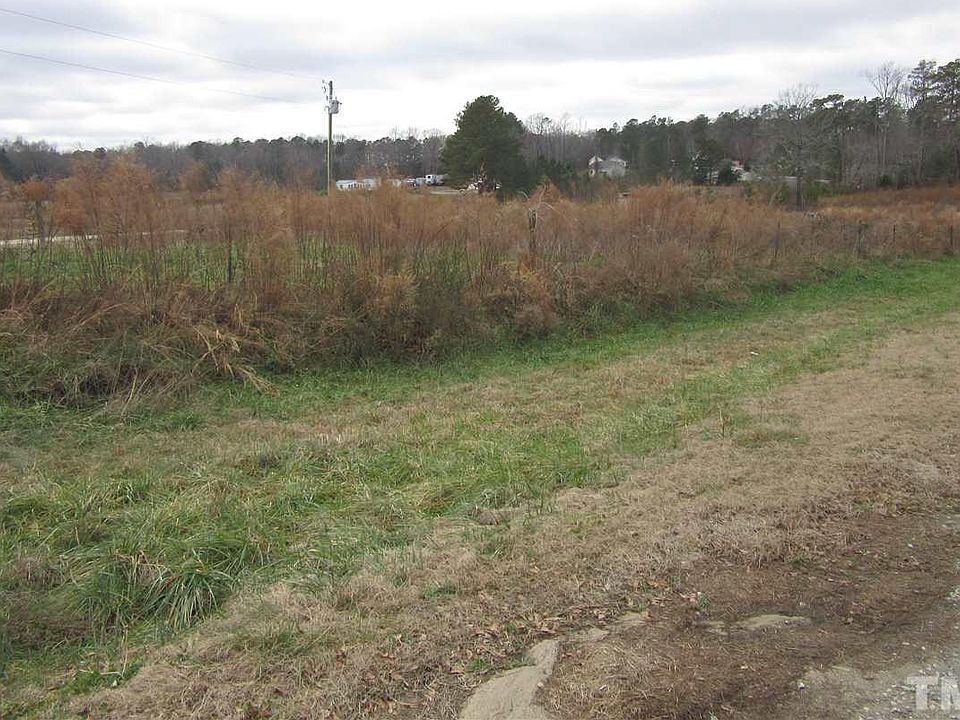 2nd image of 804 Perry Curtis Rd