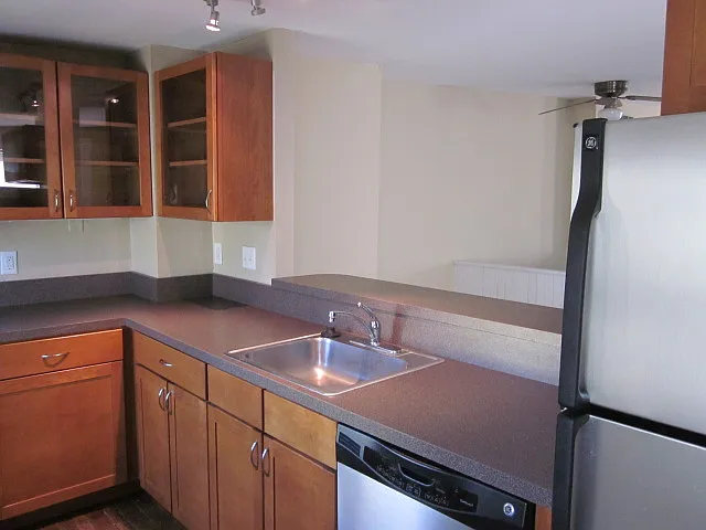 1 bed, 1700 sqft, $2,150 — Photo 4