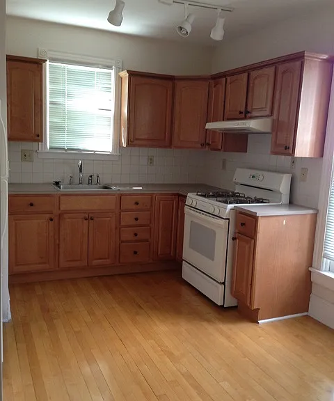 315 N Thayer St #5 — Photo 6