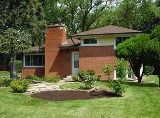 2900 Woodworth Pl, Markham, IL 60429