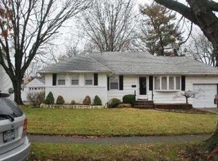 2915 Kinloch Rd, Wantagh, NY 11793