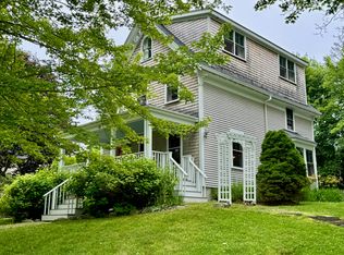18 Grove St, Camden, ME 04843